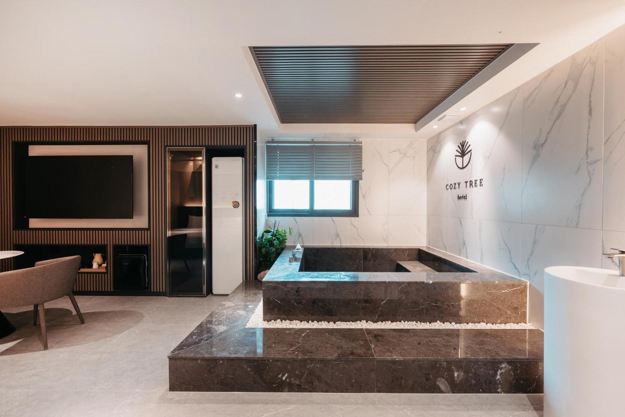 Cozy Tree Hotel Seomyeon Busan Ngoại thất bức ảnh